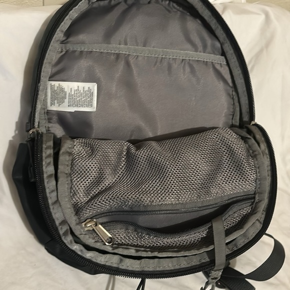 The North Face Borealis mini black & pink - Picture 5 of 8